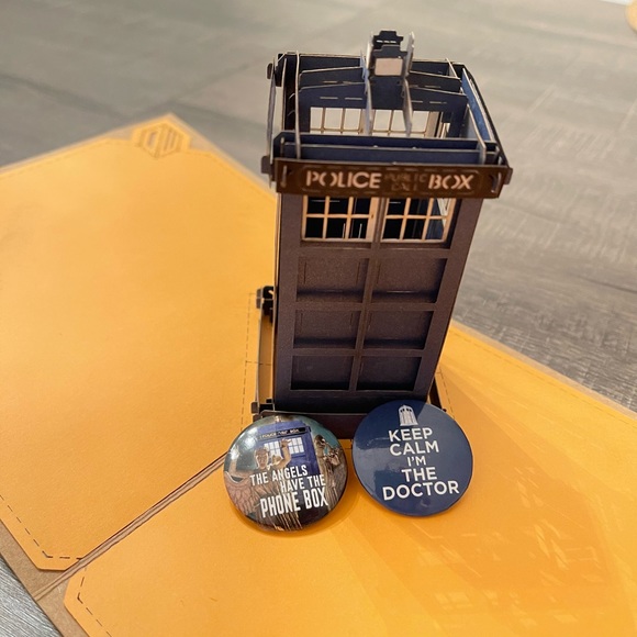 Doctor Who Tardis Police Box Pop-Up Card Handmade Bundle With Button Pins Gift - Picture 2 of 6